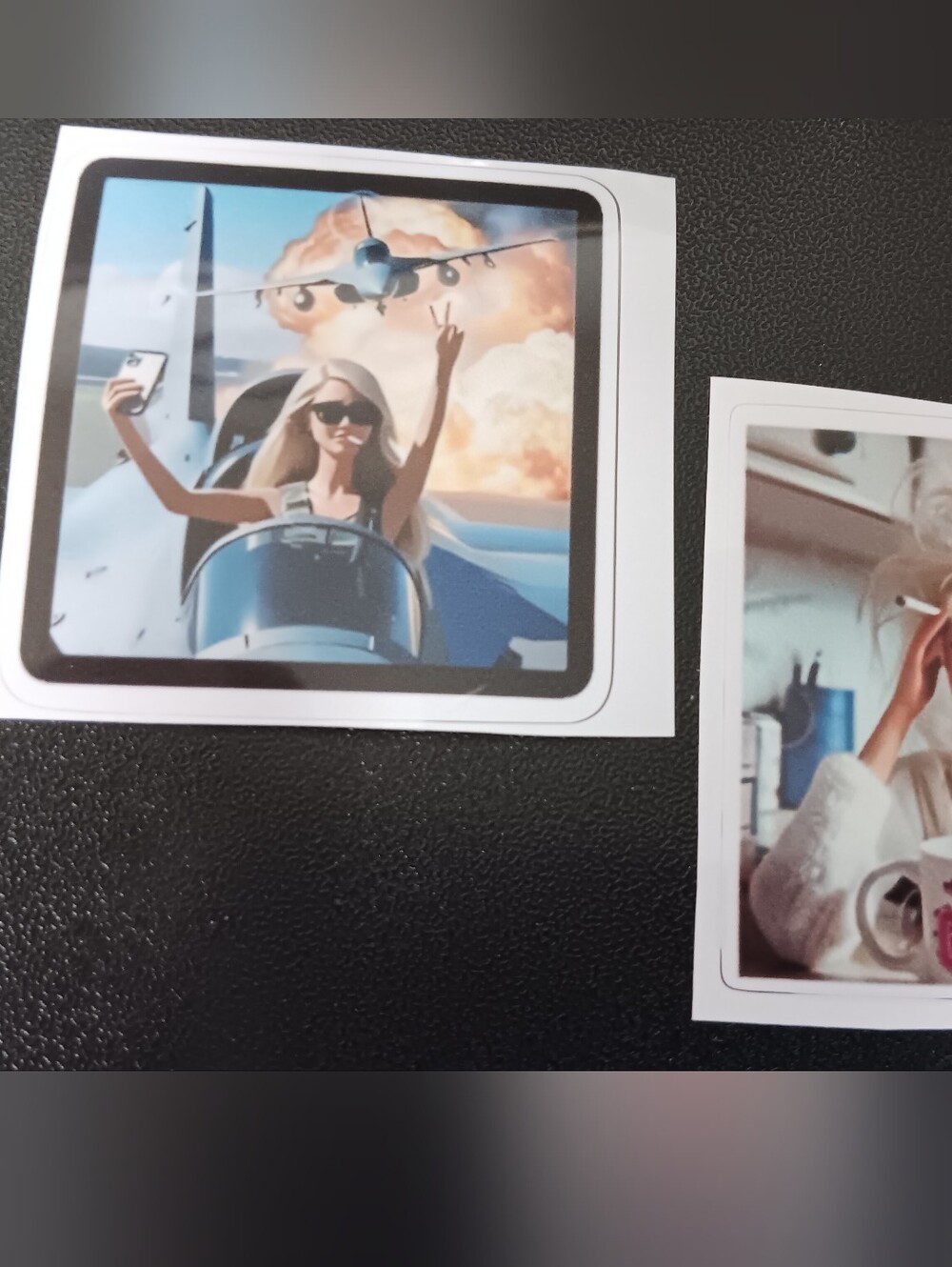 2 Stickers - Partying Dolls